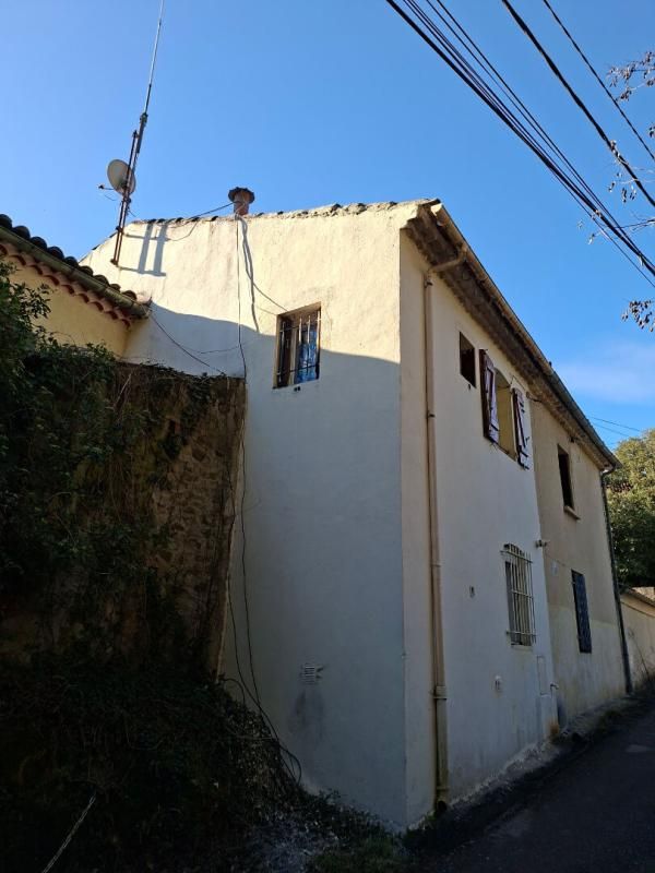 LAVAL-PRADEL A vendre Laval Pradel maison de village mitoyenne de 77 m2 avec jardinet de 60 m2 4