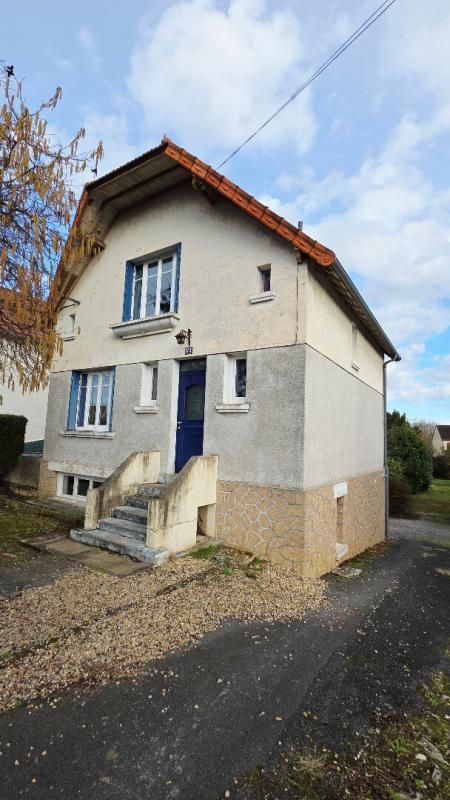 BOURGES MAISON 105M² 4 CHAMBRES GARAGES JARDIN