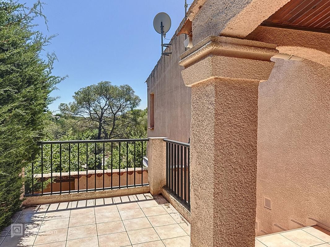 FREJUS Maison 7 pièces 170m2 vue dominante et mer 4