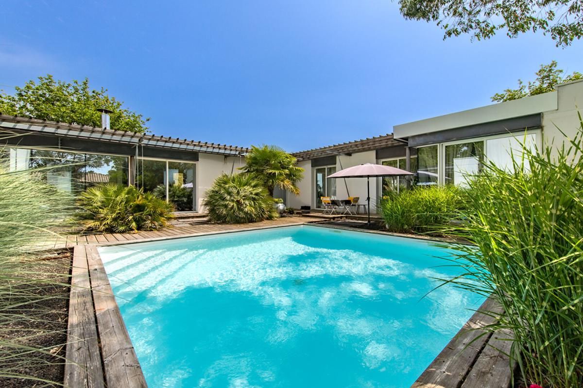 LE TAILLAN-MEDOC Maison d'architecte, type 06, 200 m2 hab, secteur résidentiel 2