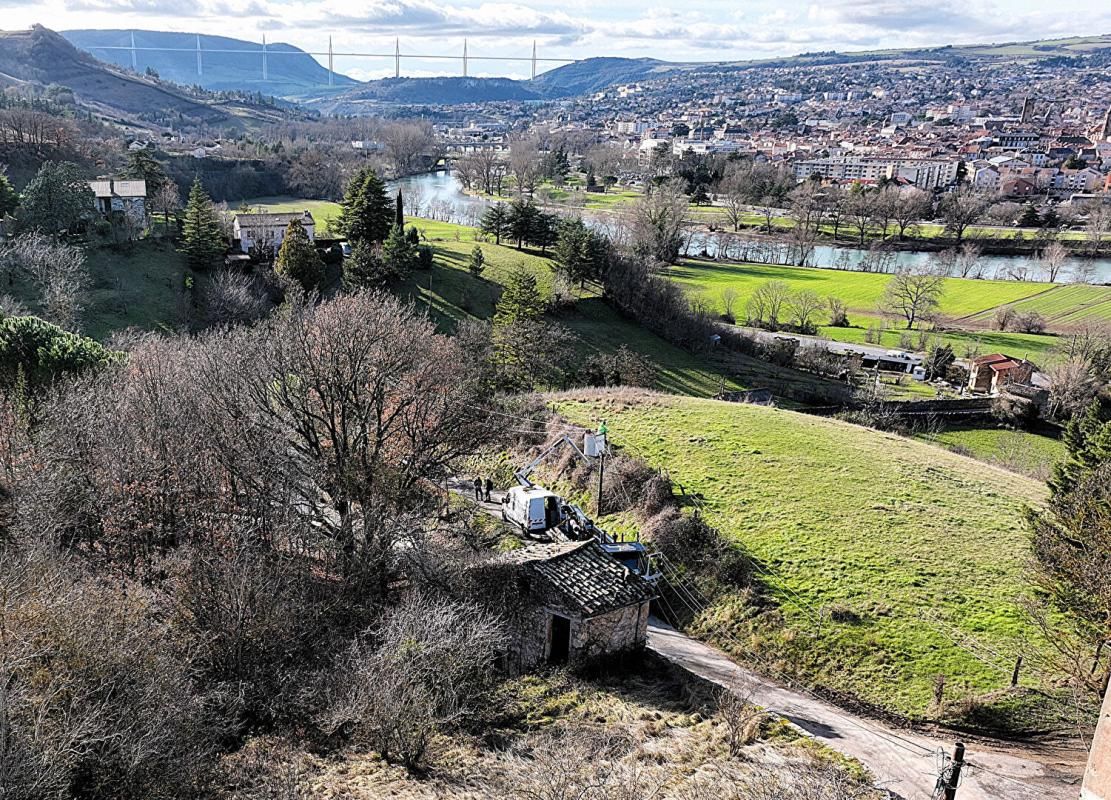 MILLAU Maison de vigne avec vue exceptionnelle sur le Viaduc de Millau 2