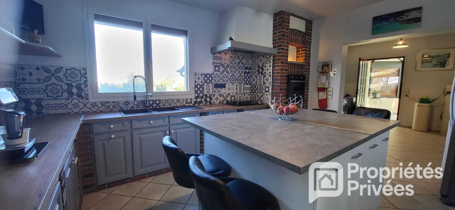 VERNEUIL-SUR-AVRE Grande maison traditionnelle et dépendances 3