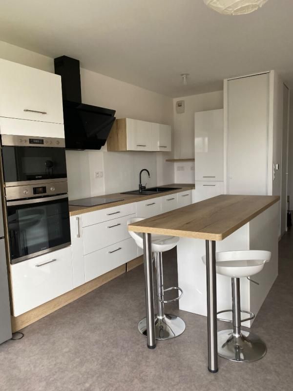 SAINT-AVE centre Saint Avé Appartement 4 pièce(s) 75 m2 /garage Terrasse 19 m2 2