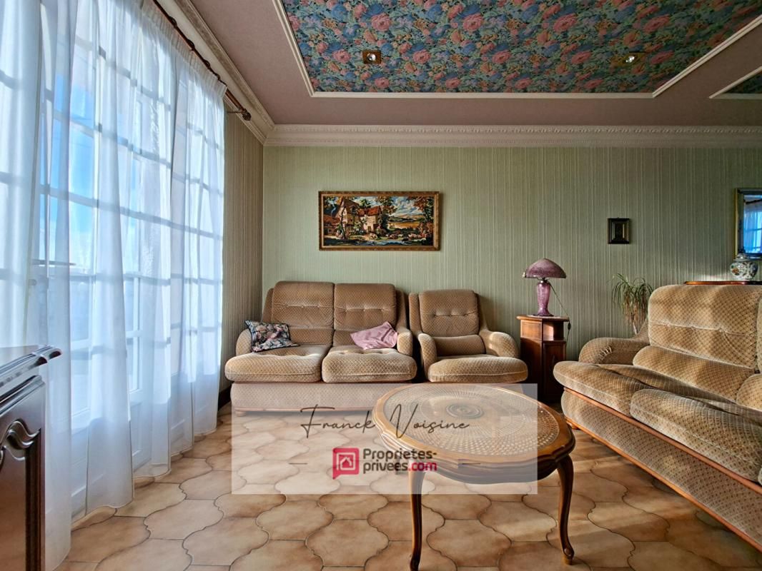 SAINT-PAUL-EN-PAREDS A VENDRE à Saint Paul en Pareds, maison de 137 m2 avec 2 chambres et 1 studio en sous-sol sur une parcelle constructible de 1154 m2 4