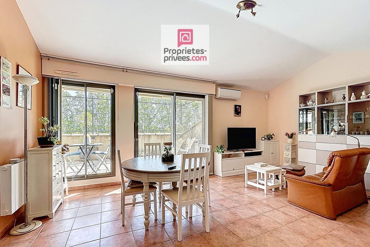 LOURMARIN Superbe T2-3 avec terrasse et parking en sous-sol 3