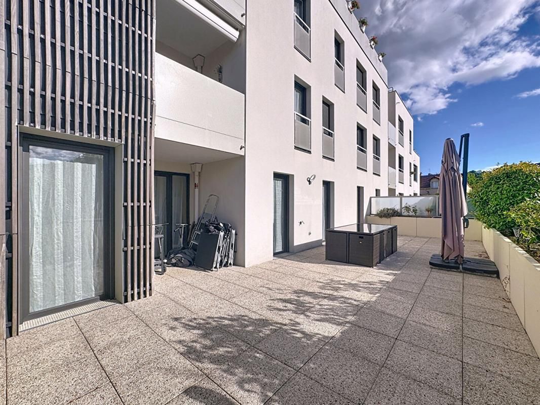 IGNY Appartement T4  82 m² avec terrasse exceptionnelle de 65 m² 3
