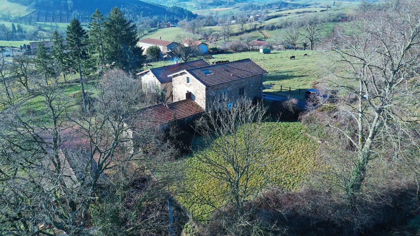 Maison de caractère : Un balcon sur la nature et un potentiel à sculpter