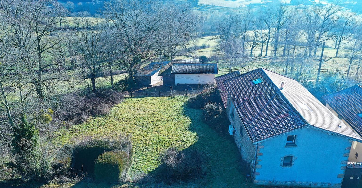 LONGESSAIGNE Maison de caractère : Un balcon sur la nature et un potentiel à sculpter 2