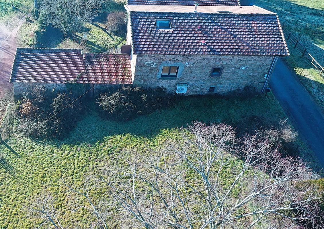 LONGESSAIGNE Maison de caractère : Un balcon sur la nature et un potentiel à sculpter 3