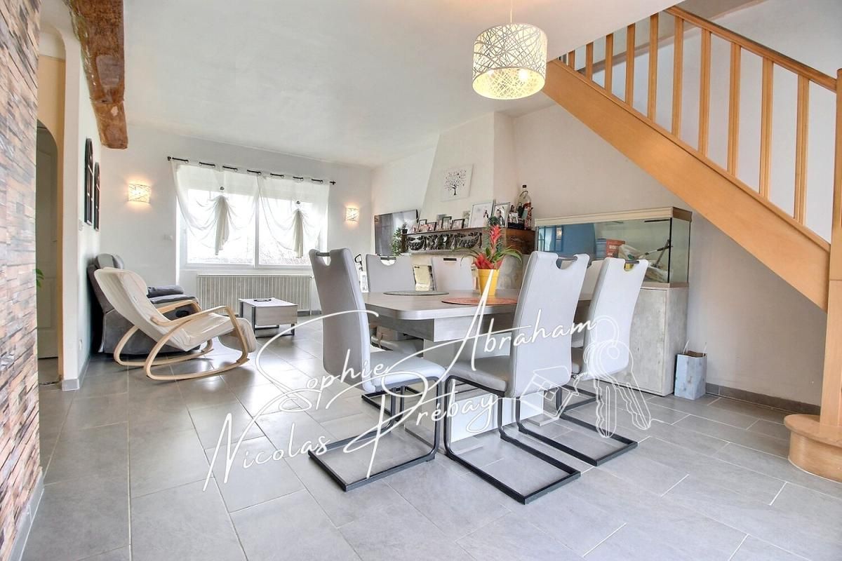 CROTTES-EN-PITHIVERAIS Maison avec sous-sol et terrain 2