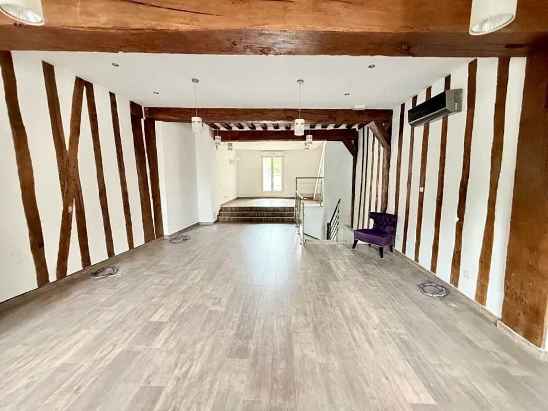 Sens Immeuble 10 pièce(s) 250 m2, Bien à fort potentiel ! Usage habitation, commercial ou mixte !