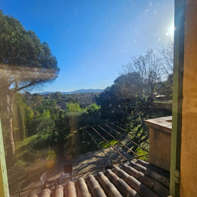 GRIMAUD Demeure de charme provençale à pied  à la plage et vue mer 3