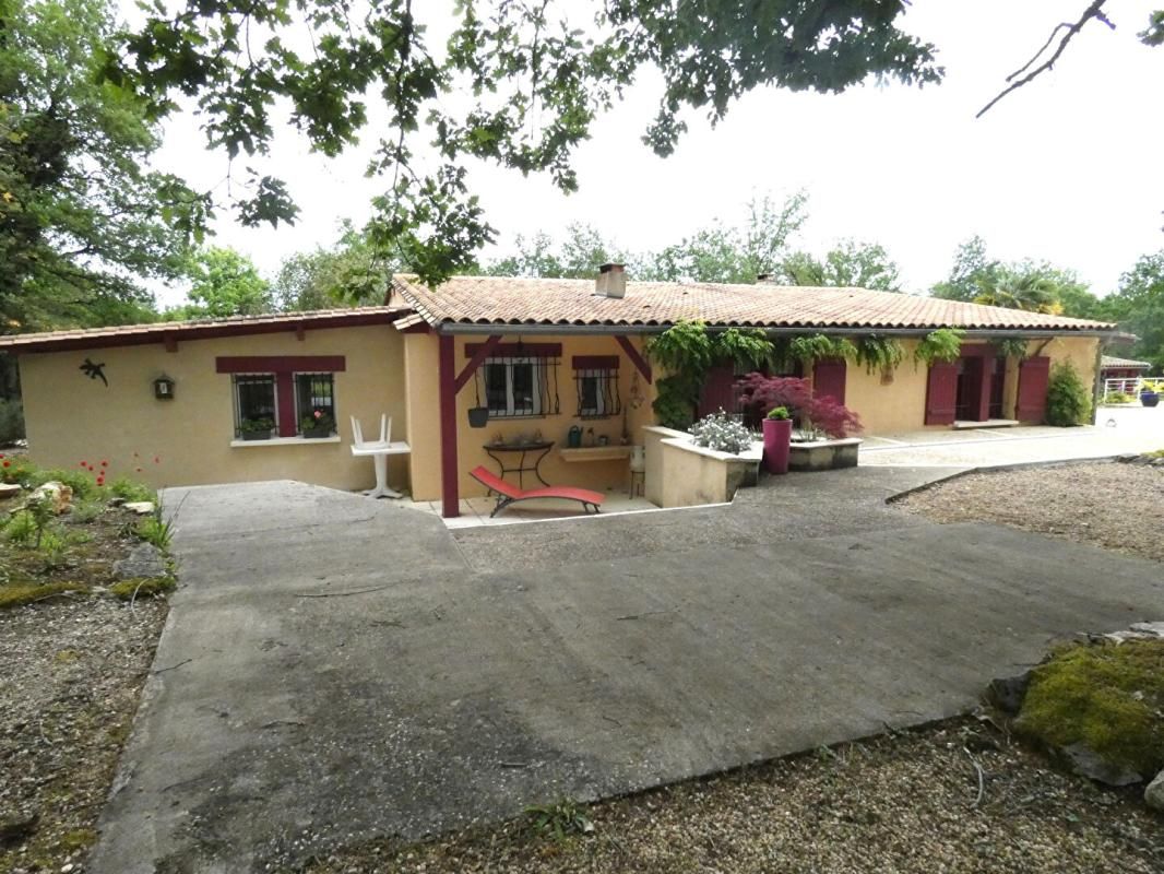 CHOURGNAC Maison Chourgnac 9 pièce(s) 260 m2 2