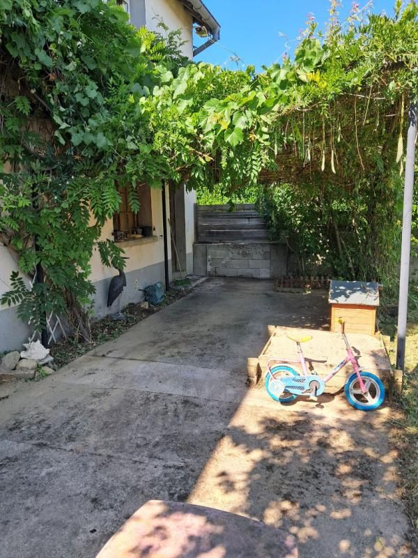 Maison Charmoille 8 pièces 190 m2 à 194 800 euros