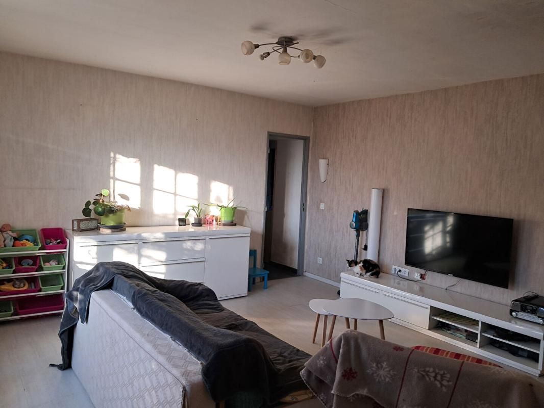 CHARMOILLE Maison Charmoille 8 pièces  190 m2 à 194 800 euros 2