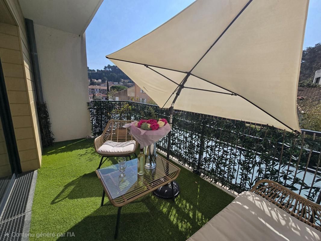 HYERES Hyères Costebelle - Dernier étage - T3 de 65 m² avec terrasse et parking 2