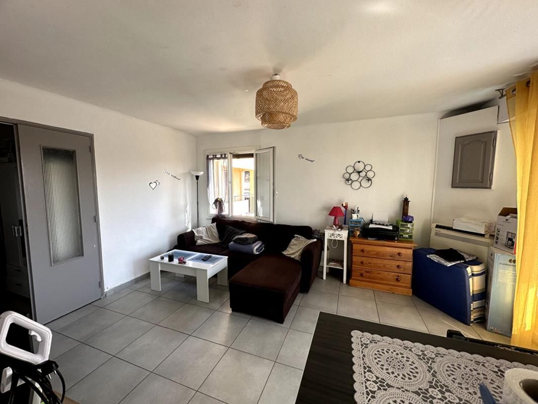 SALON-DE-PROVENCE Grand Studio meublé à louer sur Salon-de-Provence 4