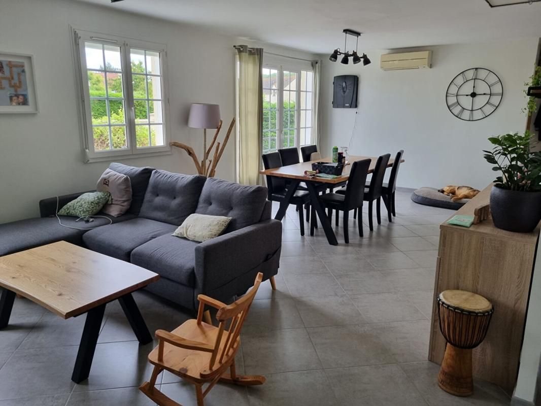 SAINT-REMY-SUR-AVRE Maison, 120 m², Saint Rémy sur Avre (28380), 3 chambres, suite parentale, sous-sol total, terrain 1 138m². Prix HAI 224 900 2