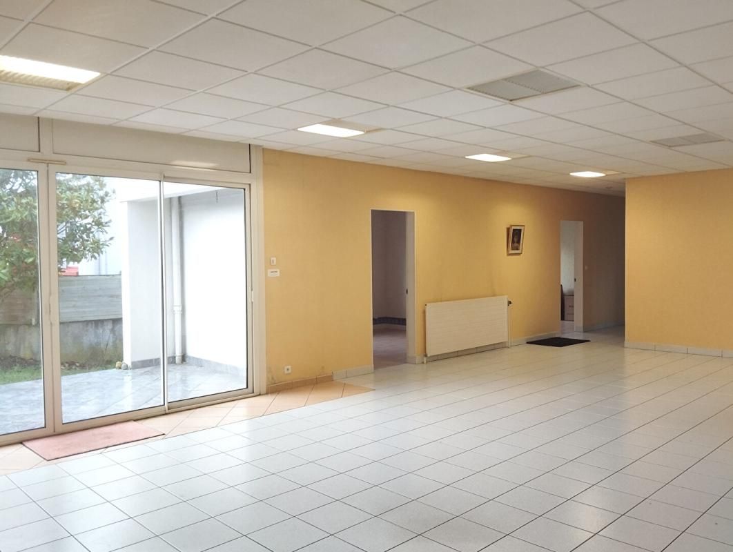 LE LOROUX-BOTTEREAU Maison, 240m² + annexes, bourg Loroux Bottereau (44430) 2