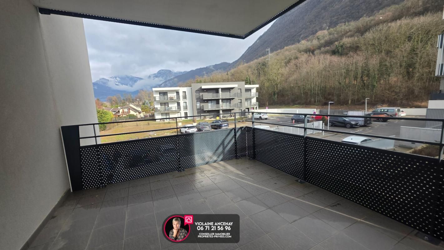 CHALLES-LES-EAUX Appartement  T2 Challes Les Eaux  43 m2 avec garage 2