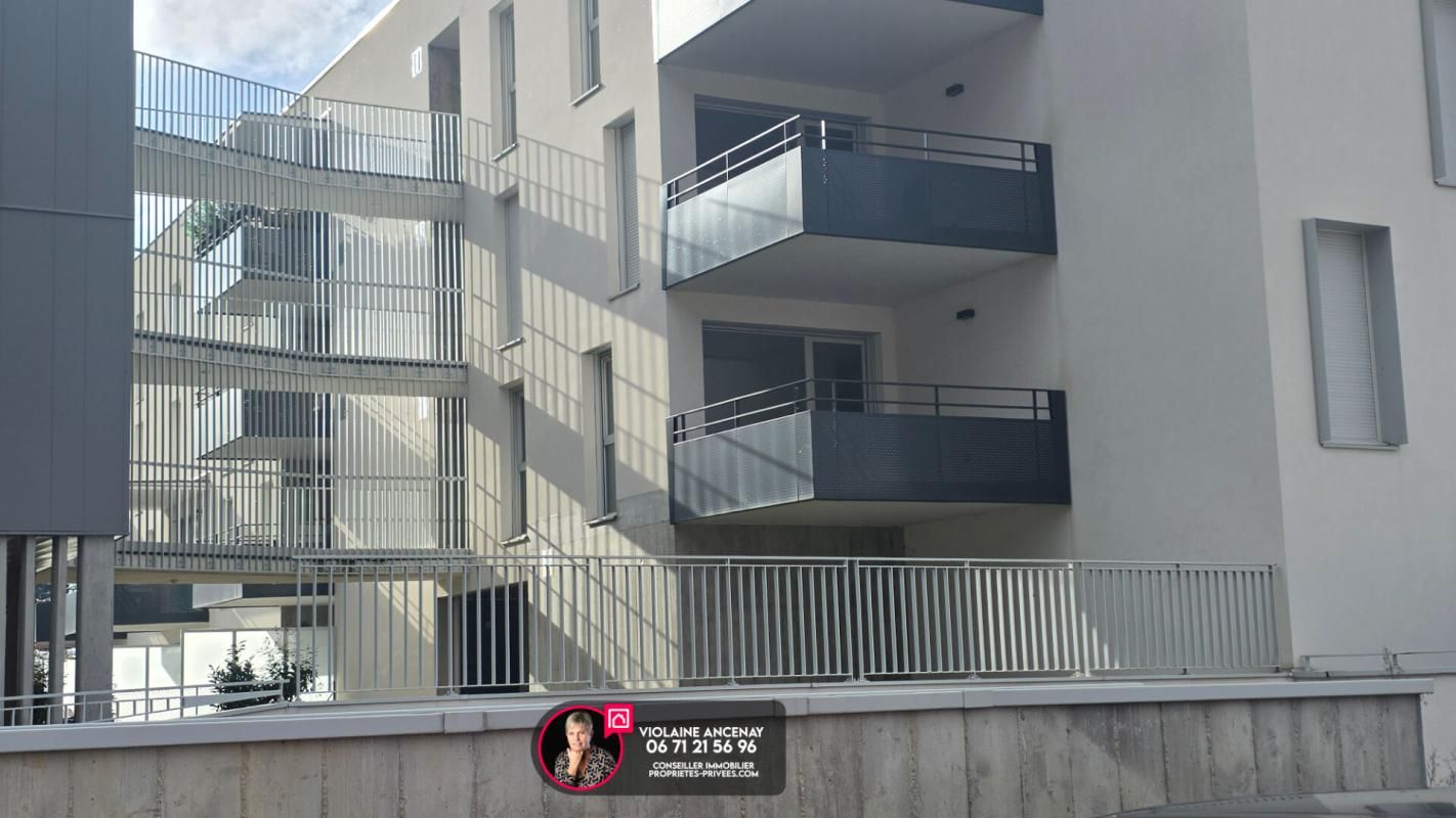 CHALLES-LES-EAUX Appartement  T2 Challes Les Eaux  43 m2 avec garage 3