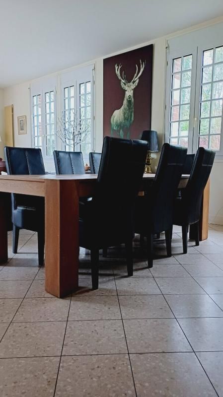 NOYON PROPRIETE avec parc arboré et piscine 2