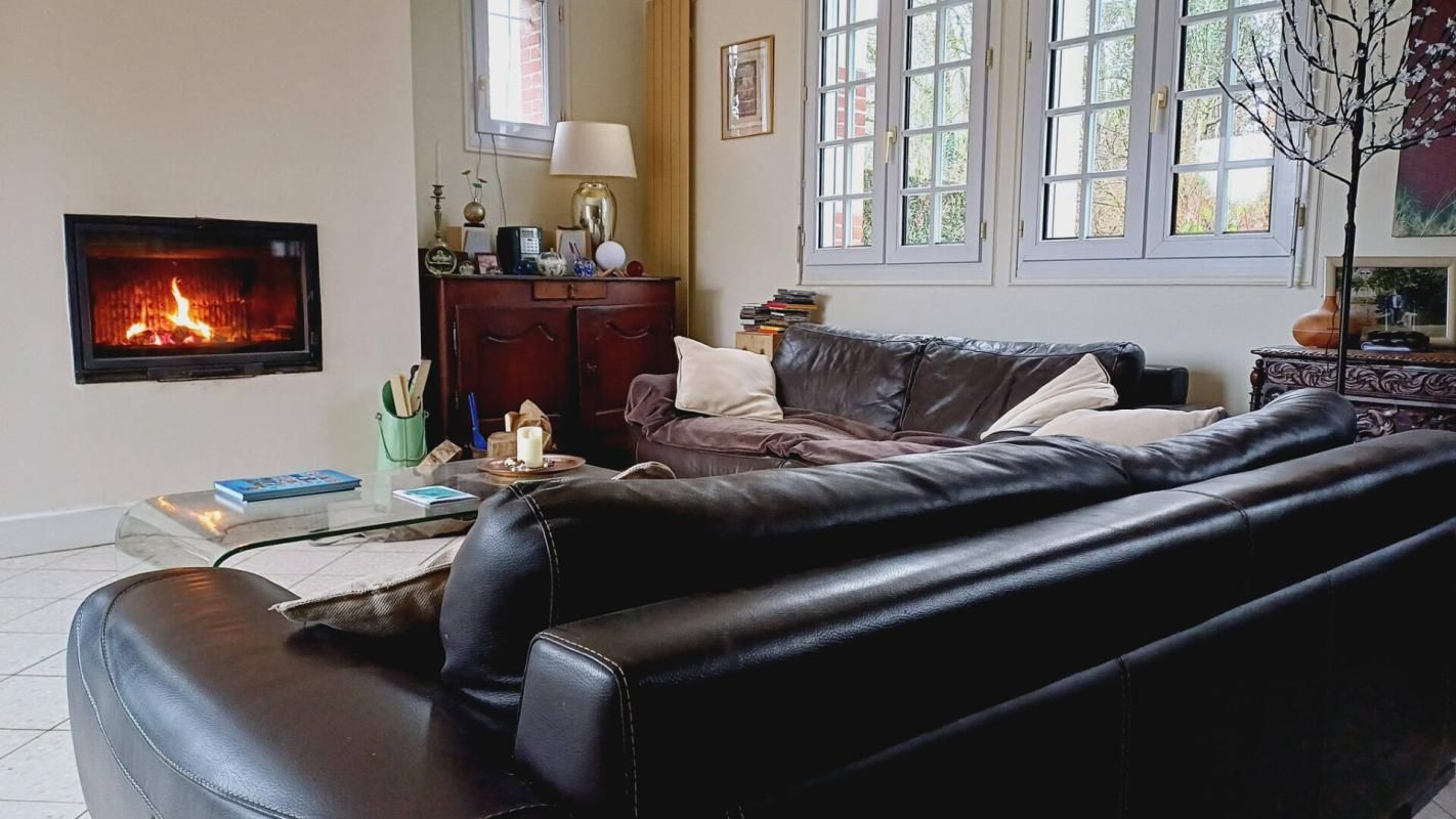 NOYON PROPRIETE avec parc arboré et piscine 3