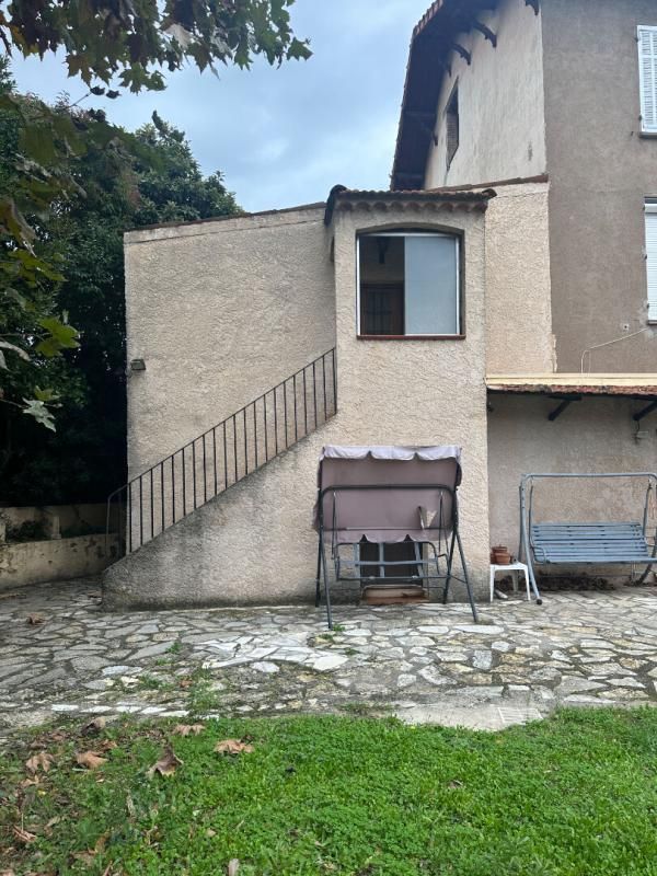 VIDAUBAN Vidauban, rez-de-jardin, appartement 103 m2, avec studio et jardin 4