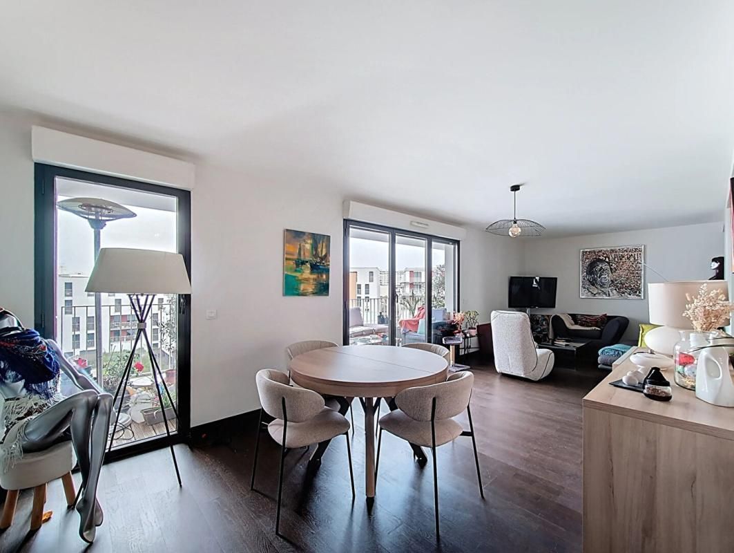 BORDEAUX Bordeaux Chartrons - Appartement 93,50 m2, 3 chambres , terrasses et 2 parkings 1