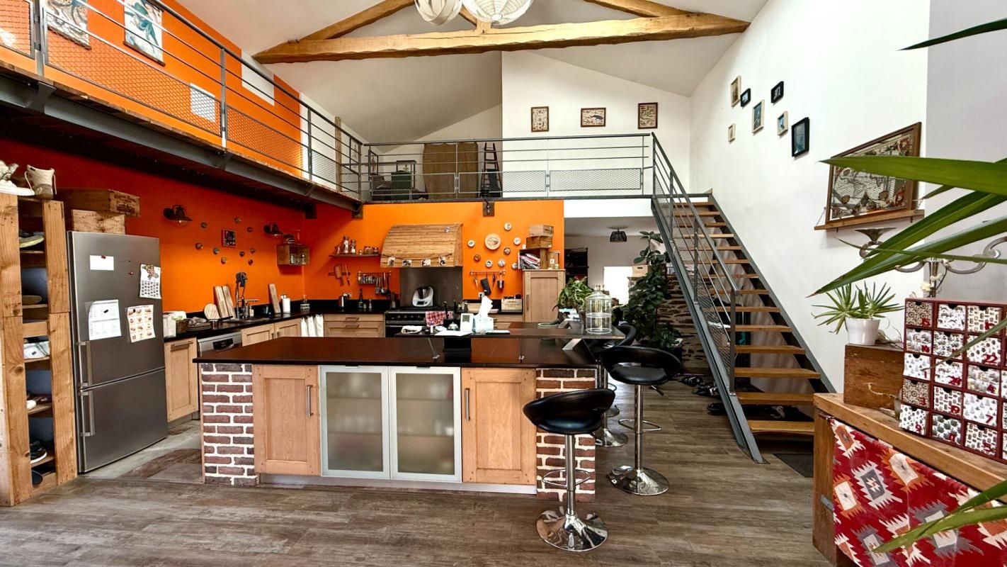 A VENDRE - MAISON 6 PIECES - 49270 OREE D'ANJOU