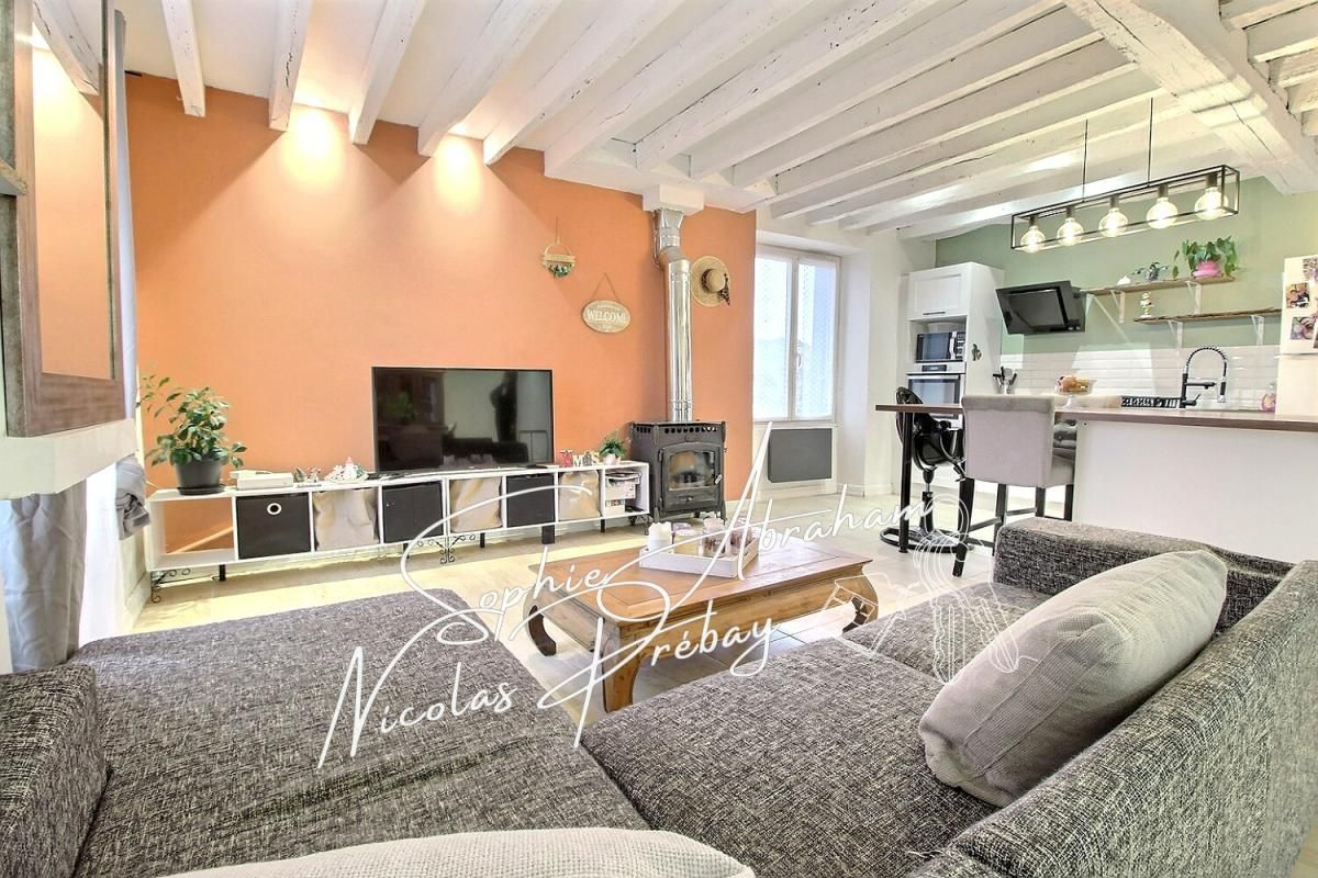 BAZOCHES-LES-GALLERANDES Maison rénovée avec grange et terrain ? Coeur de bourg avec commodités 3