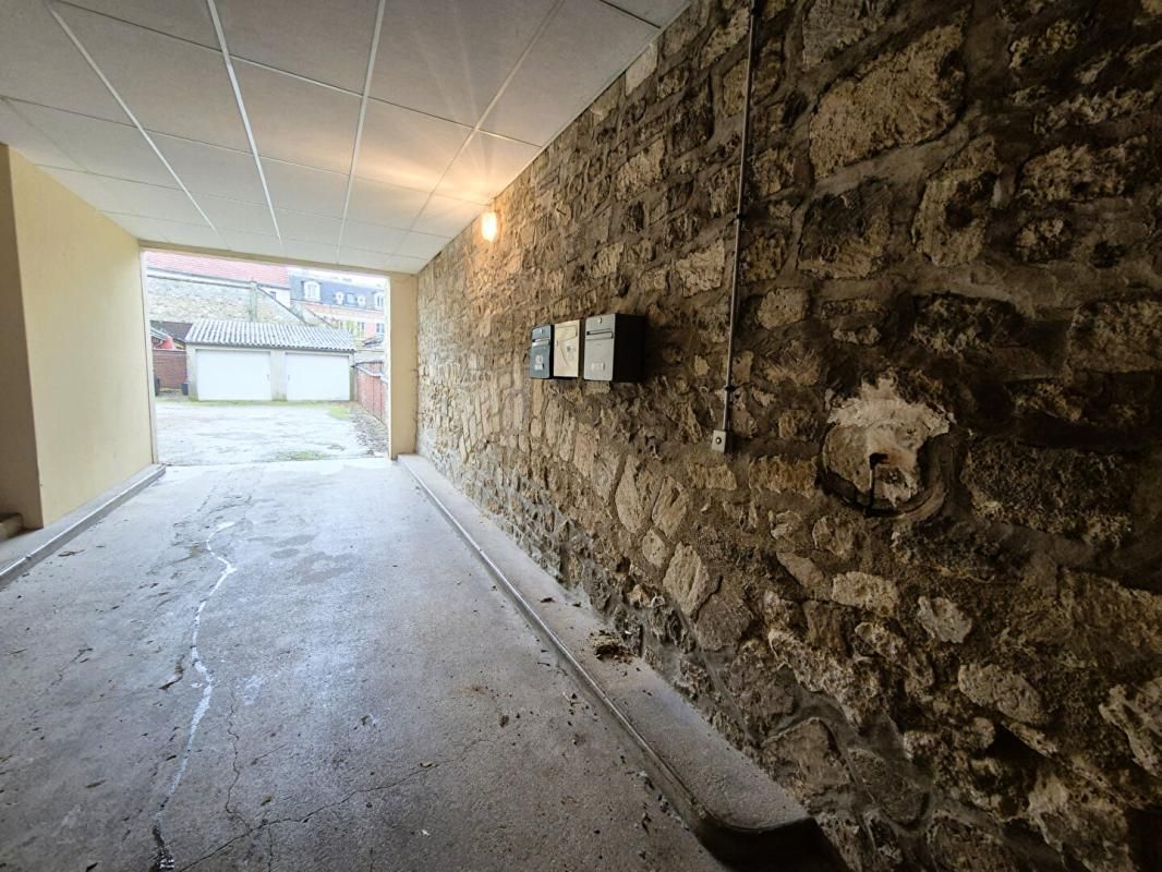CREPY-EN-VALOIS Ensemble Immobilier à vendre Centre Historique Crépy-en-Valois 60800 2