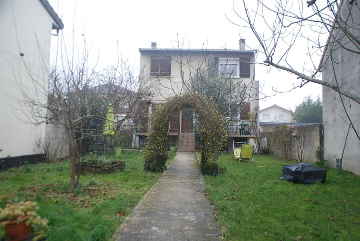 Maison  5 pièce(s) 140 m2