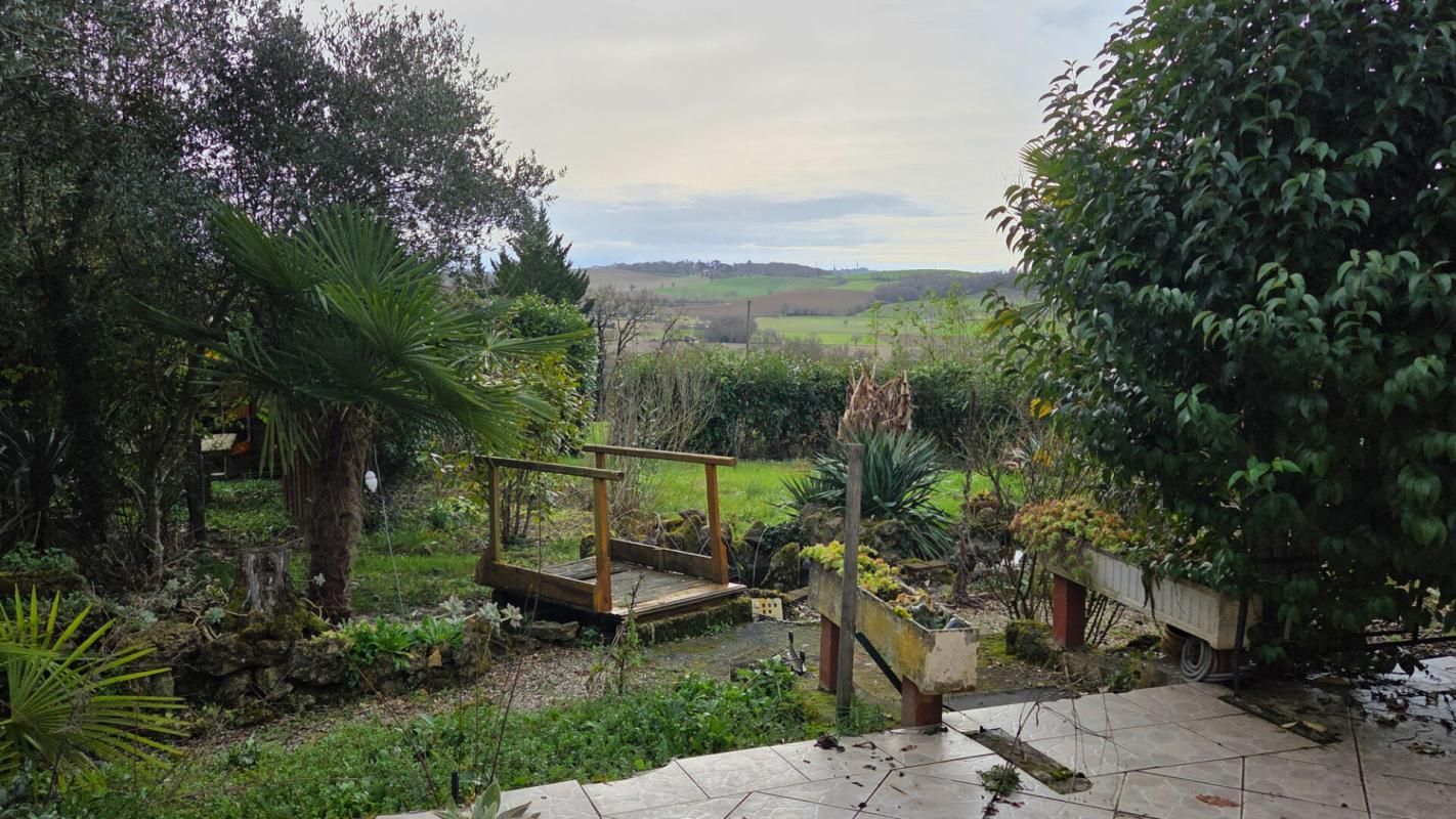 MARCIAC Villa proche Marciac avec vue Pyrénées 2