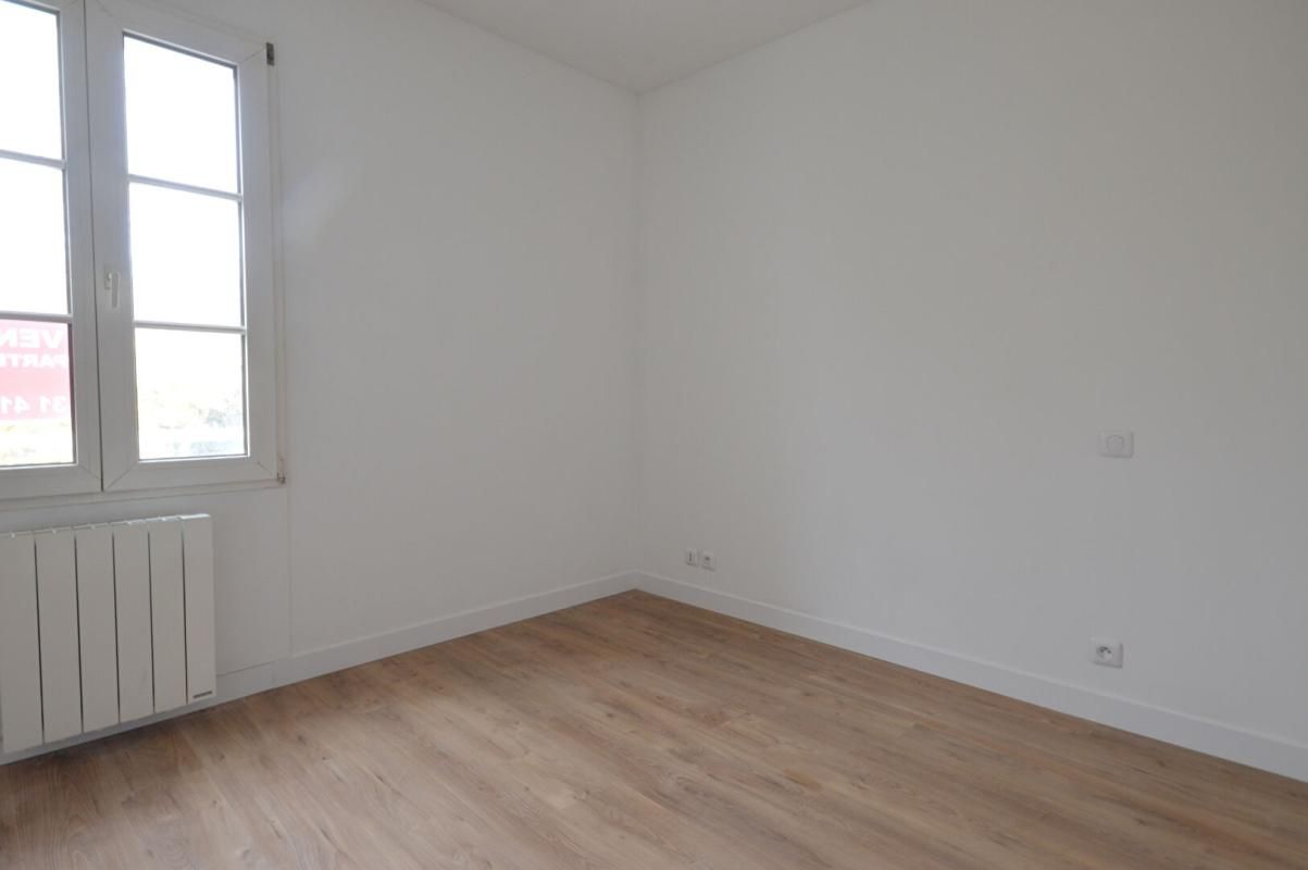 LA ROCHELLE Appartement t1 terrasse17 La Rochelle centre historique 3