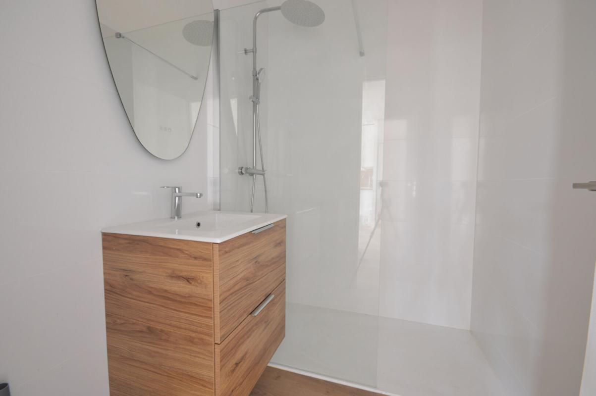 LA ROCHELLE Appartement t1 terrasse17 La Rochelle centre historique 4