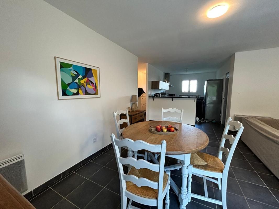 CUBZAC-LES-PONTS Maison Moderne et Fonctionnelle d'environ 89 m2 - 3 chambres à Cubzac les Ponts 2