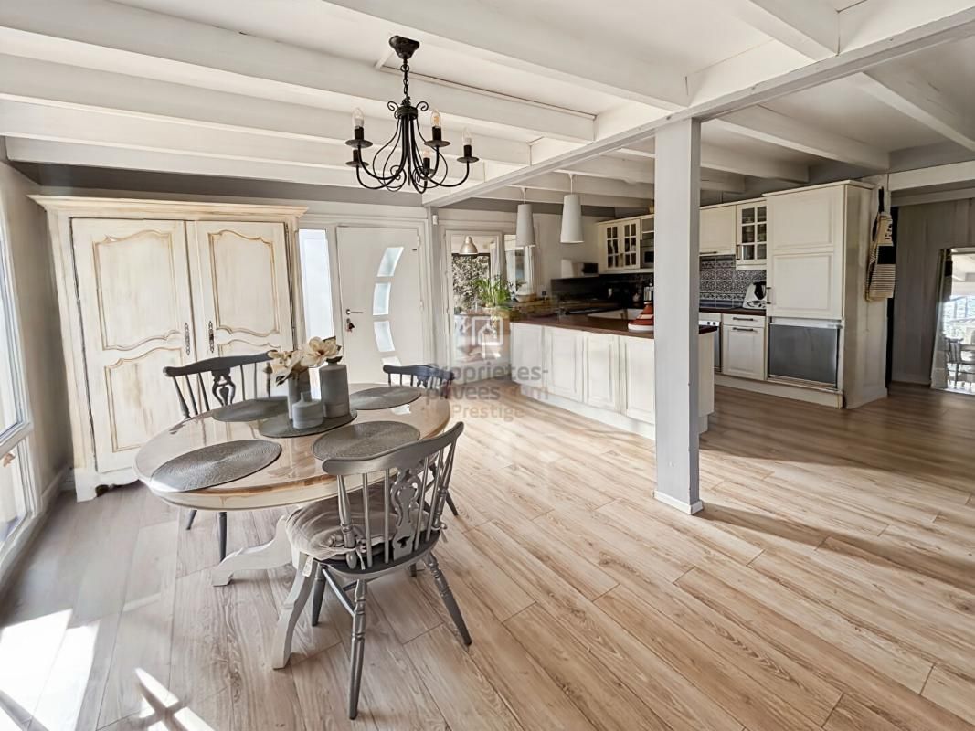 LE TEICH EXCLUSIVITE MAISON DE CHARME AVEC 3 CHAMBRES AVEC DÉPENDANCE ET JARDIN PISCINABLE 2