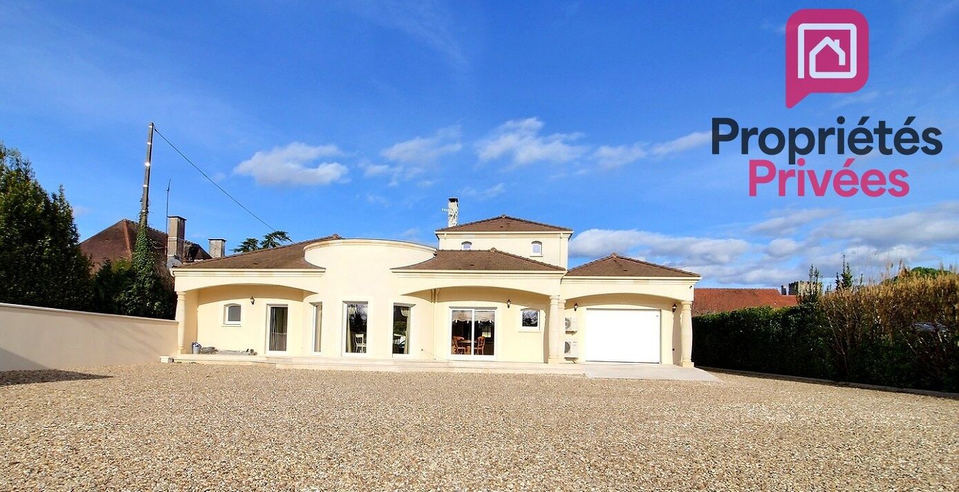 A 1h de Paris - A VENDRE ELEGANTE MAISON CONTEMPORAINE d'environ 195 m2, GARAGE, TERRAIN 1535 m2