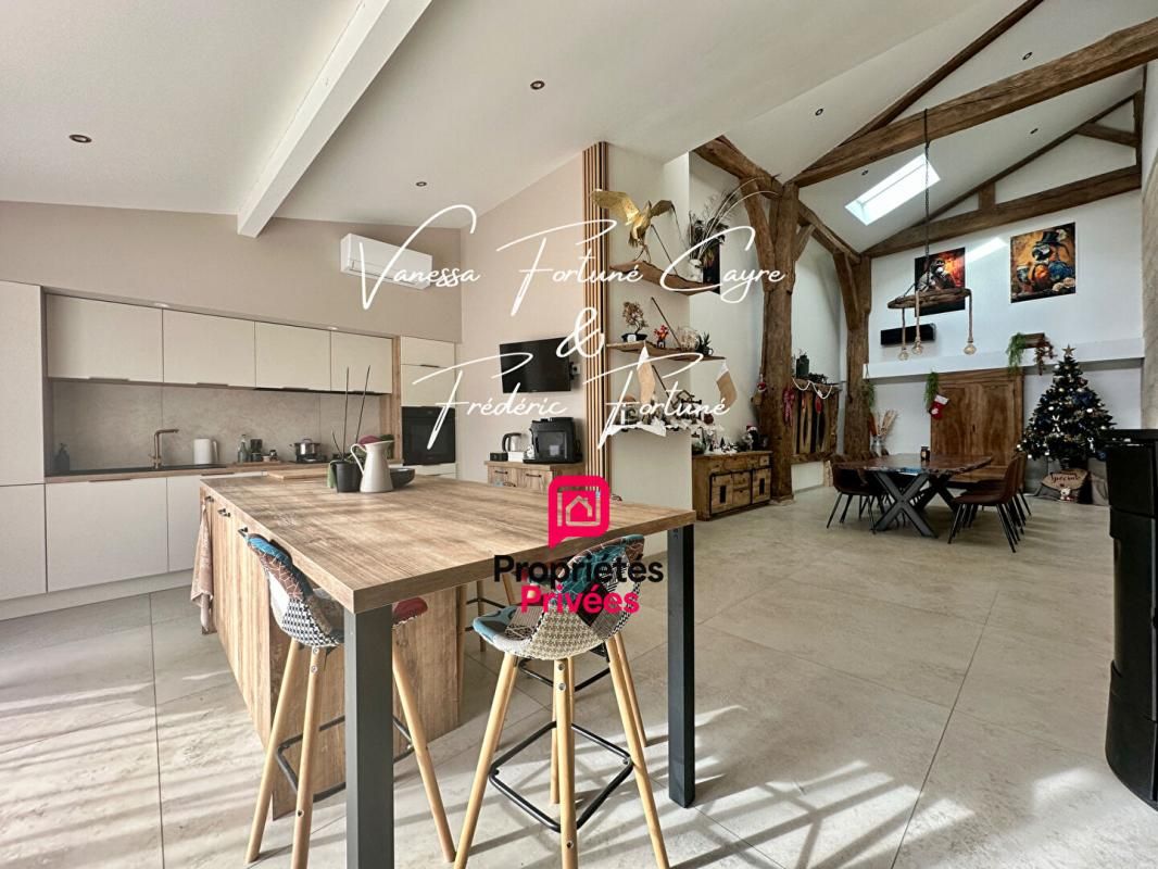 SAINT-DENIS-DE-PILE Maison en pierre rénovée - Volumes rares, jardin arboré et piscine - Saint-Denis-de-Pile 3