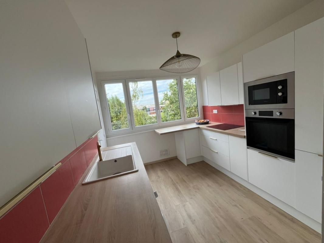 Appartement Fontenay Le Fleury 3 pièce(s) 67 m2