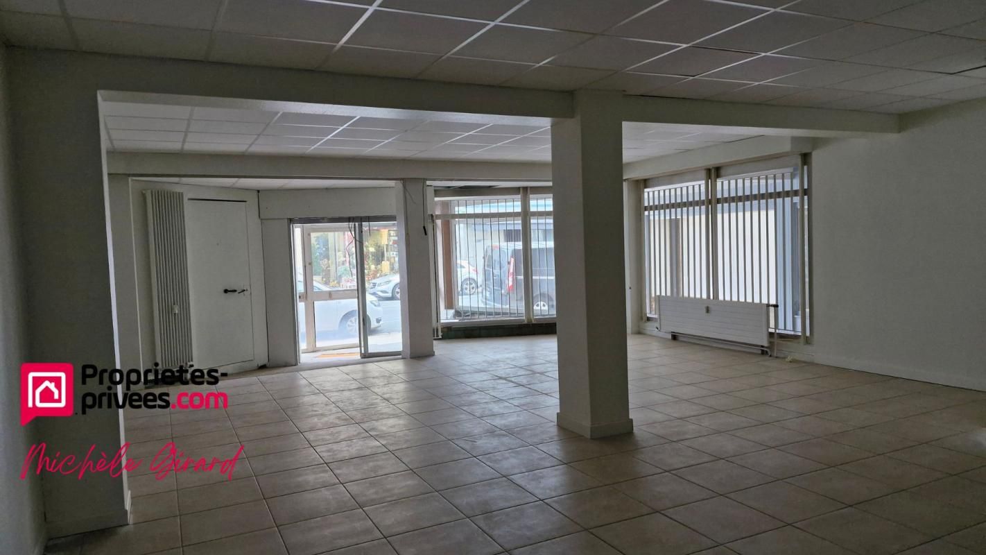 LE COTEAU LE COTEAU - LOCAL COMMERCIAL 255 m² 2
