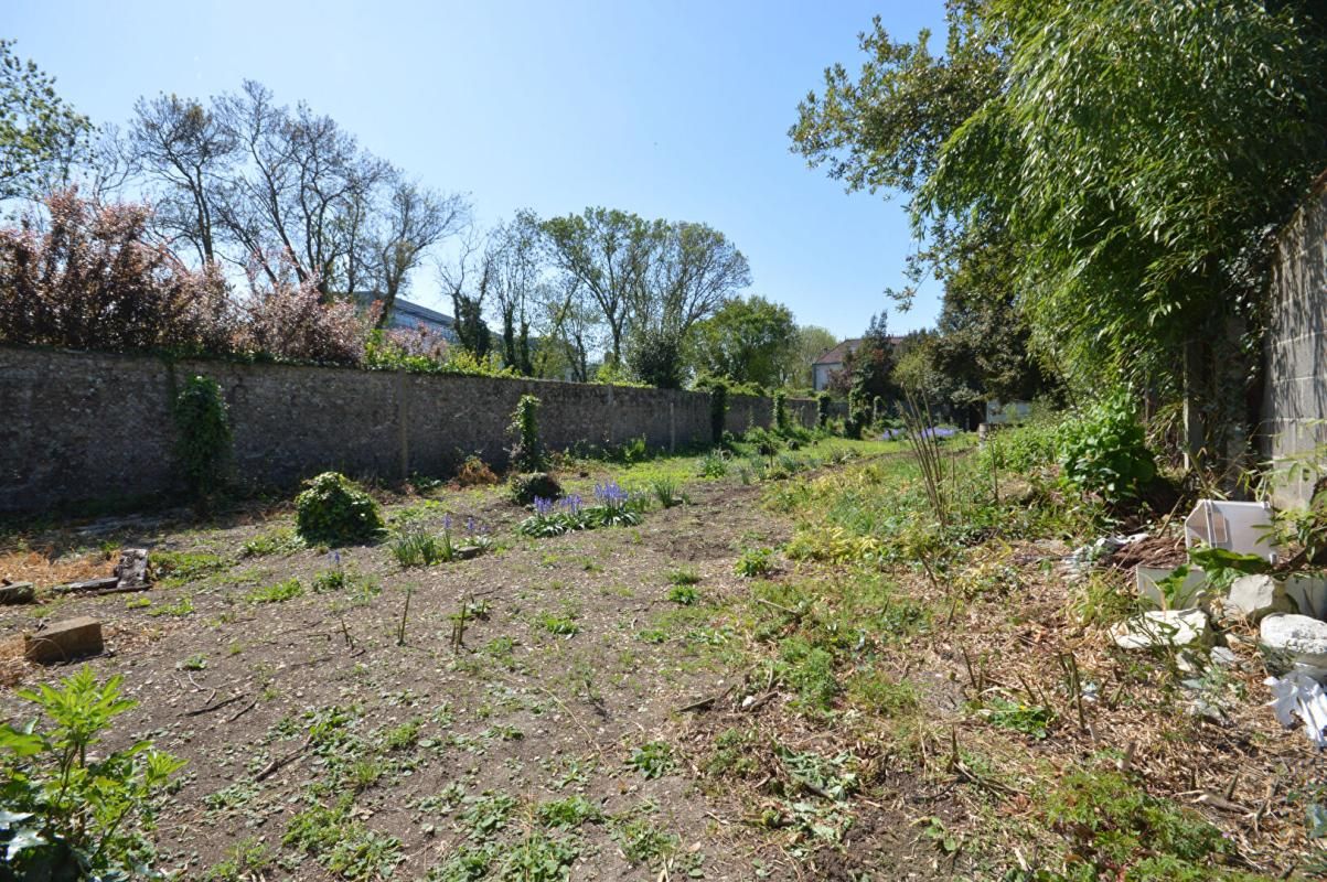 LA ROCHELLE Terrain CONSTRUCTIBLE  17 La Rochelle centre Fétilly 477 m2 2