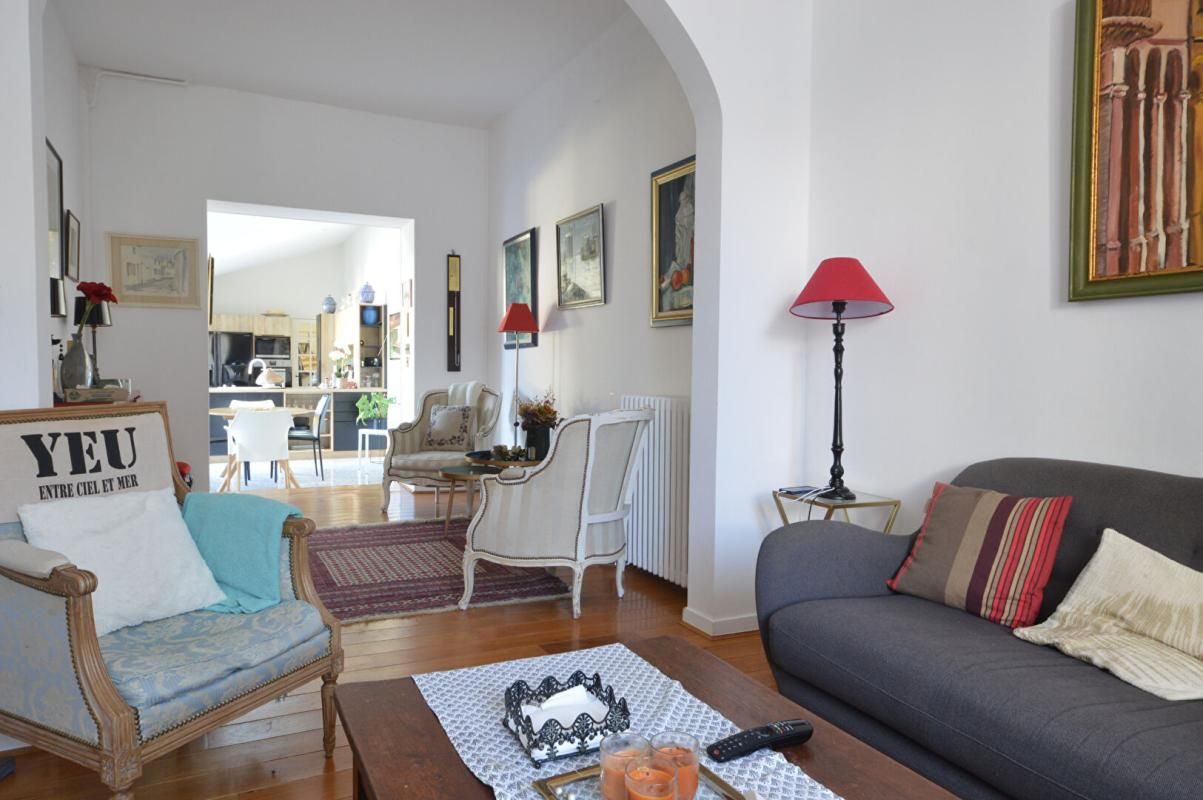 LA ROCHELLE Grande Maison & garage 17 La Rochelle La Genette Centre ville 2