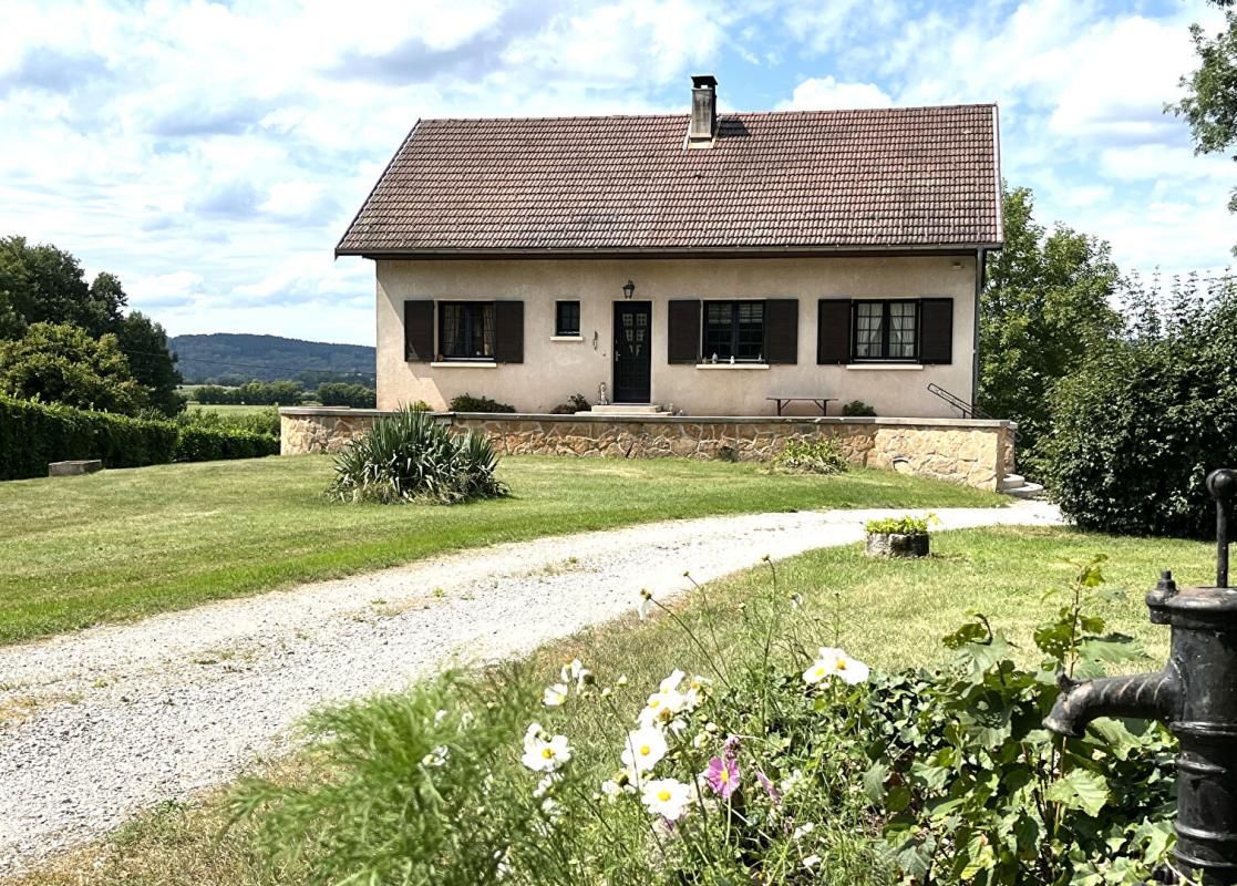 Maison avec grand terrain constructible - Environnement calme  àOrgelet / Sézéria