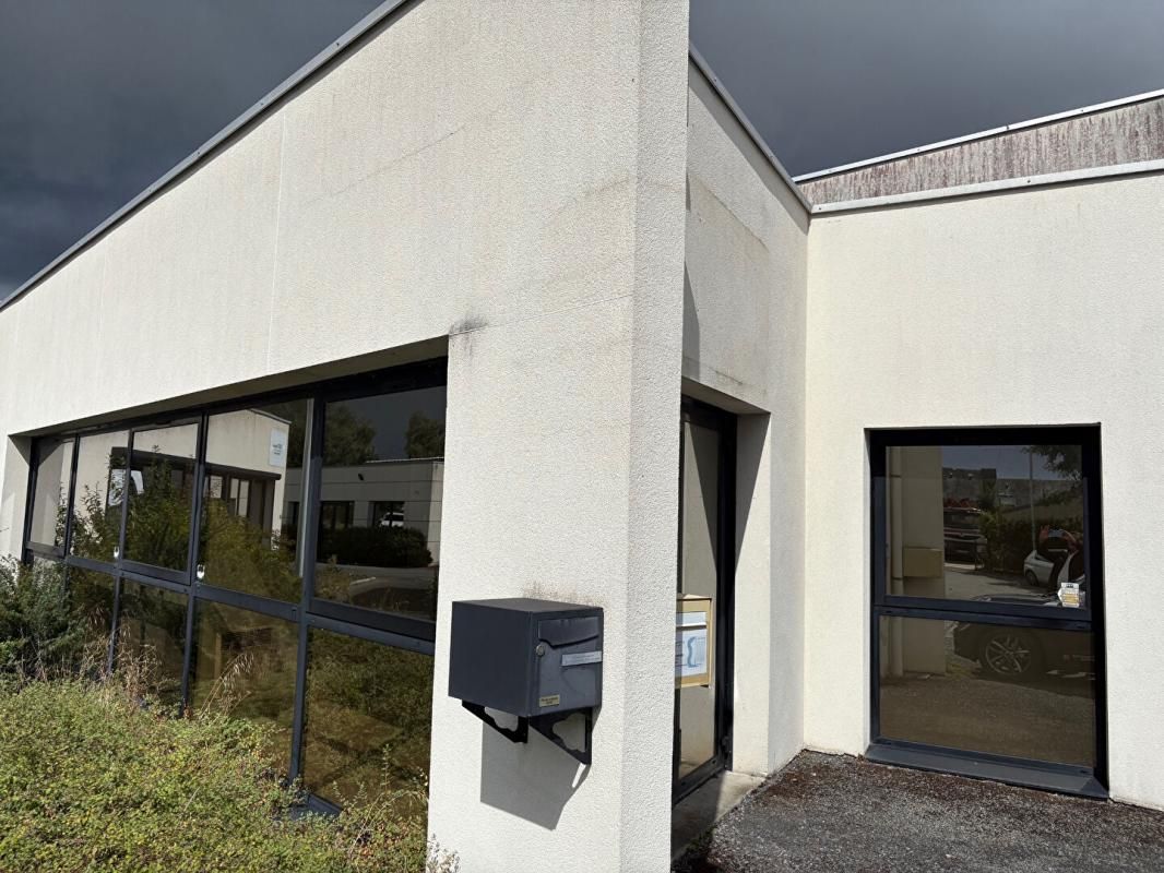 SAINTE-GEMMES-SUR-LOIRE SAINTE GEMMES SUR LOIRE - LOCAL COMMERCIAL, BUREAUX, 73 m² 1
