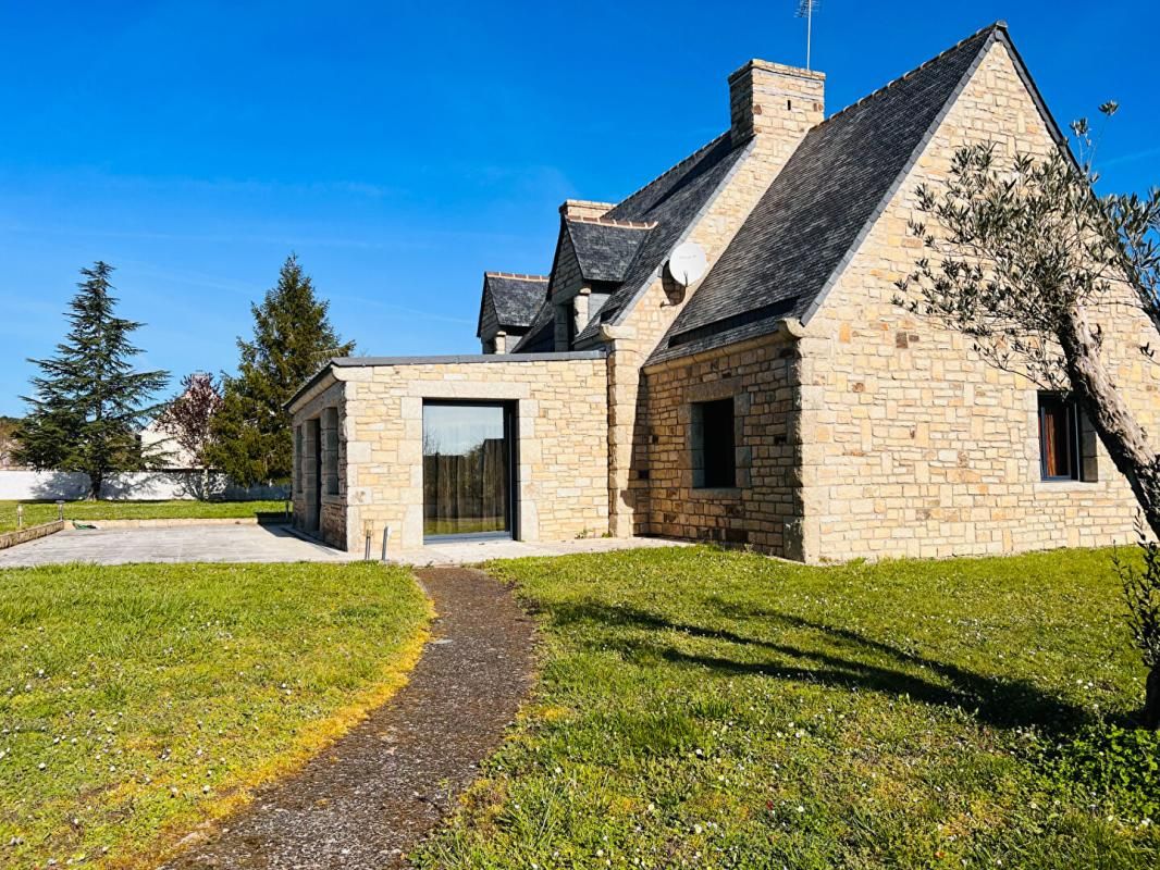 SURZUR Surzur- Maison 205m2- 5 ch- Garages- Atelier- 1824m2 Terrain 3