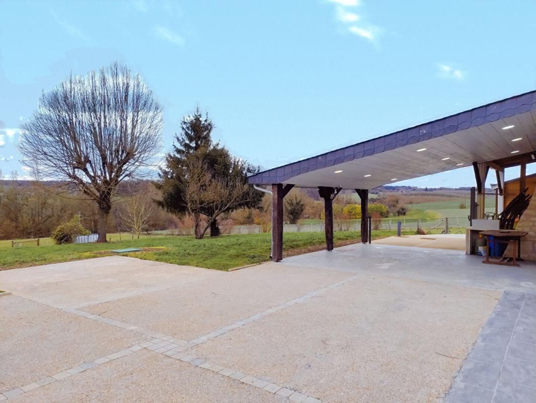 USSEAU Maison de pays 7 pièces 187 m2 avec grange sur 1 HA 2