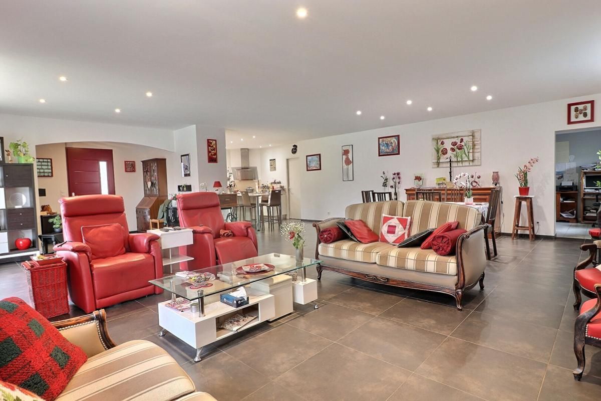 LE TAILLAN-MEDOC Maison récente proche du centre 2