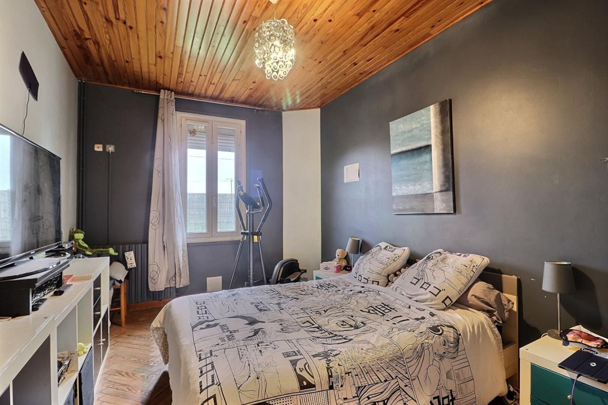 LE TAILLAN-MEDOC Maison en pierre proche du centre 2